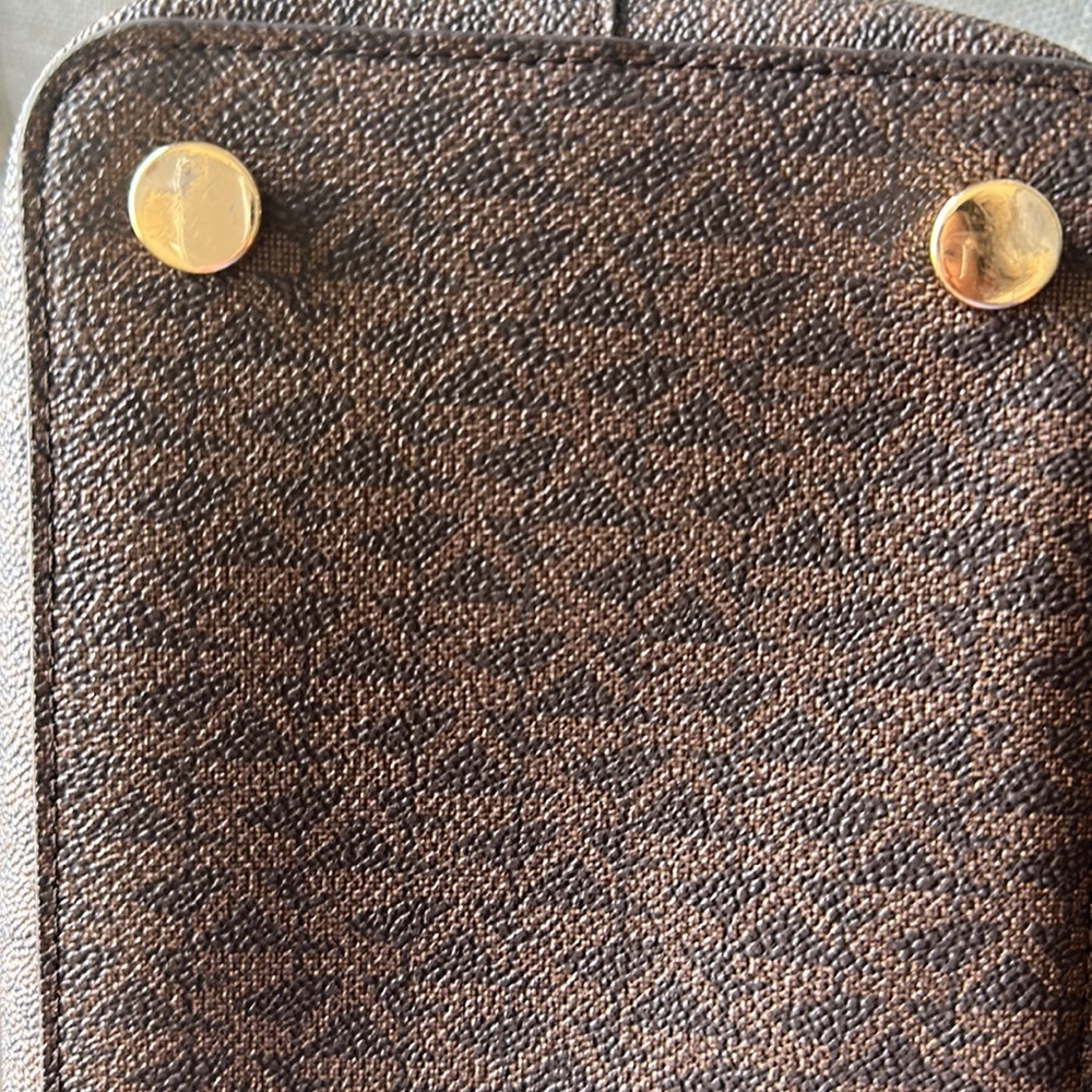 Michael Kors Pocket Tote - Picture 8 of 9